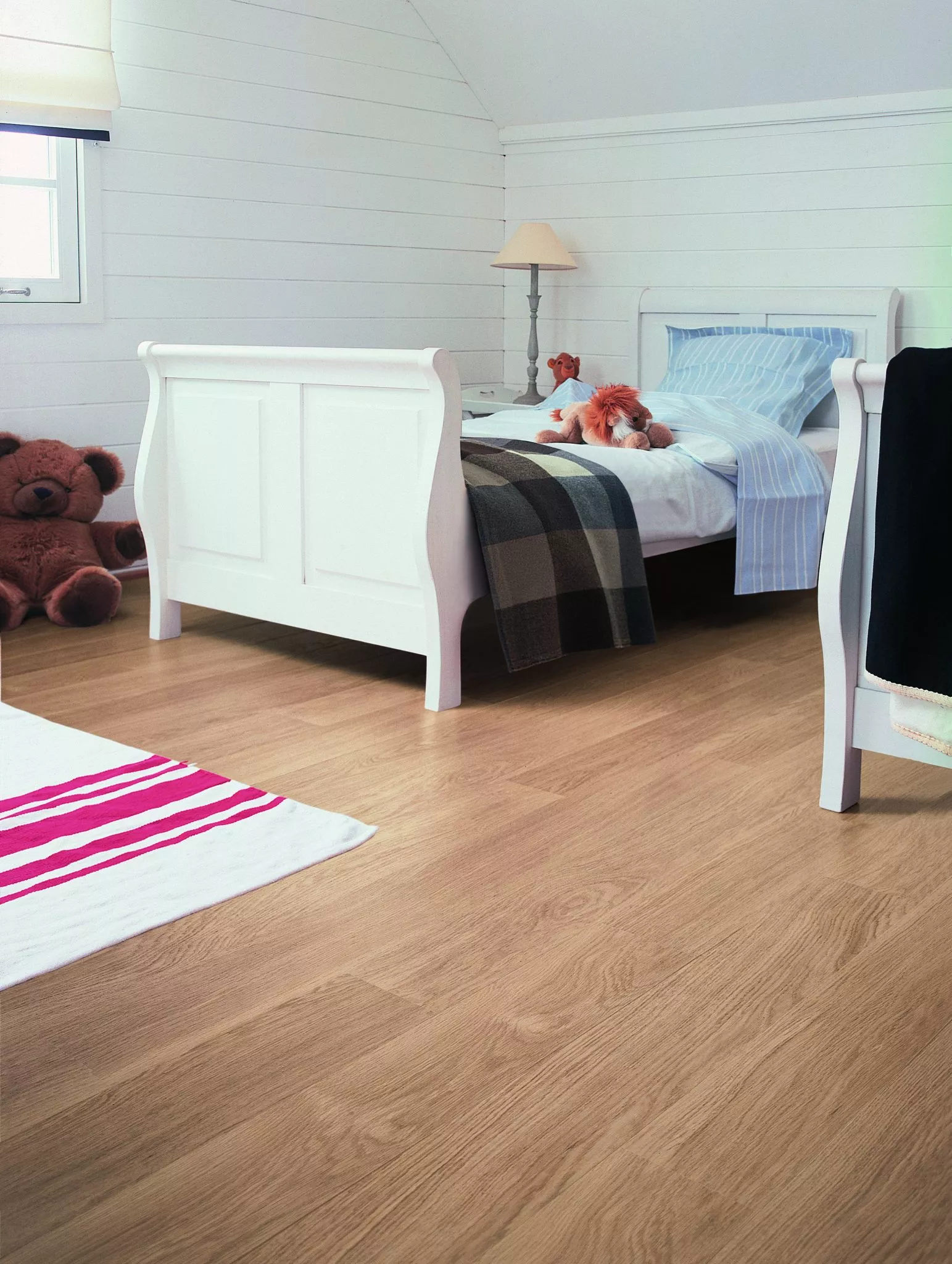 Quick-Step lamināts Eligna White varnished oak EL915 32. klase