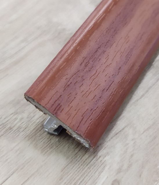 Slide moulding type t PR63645