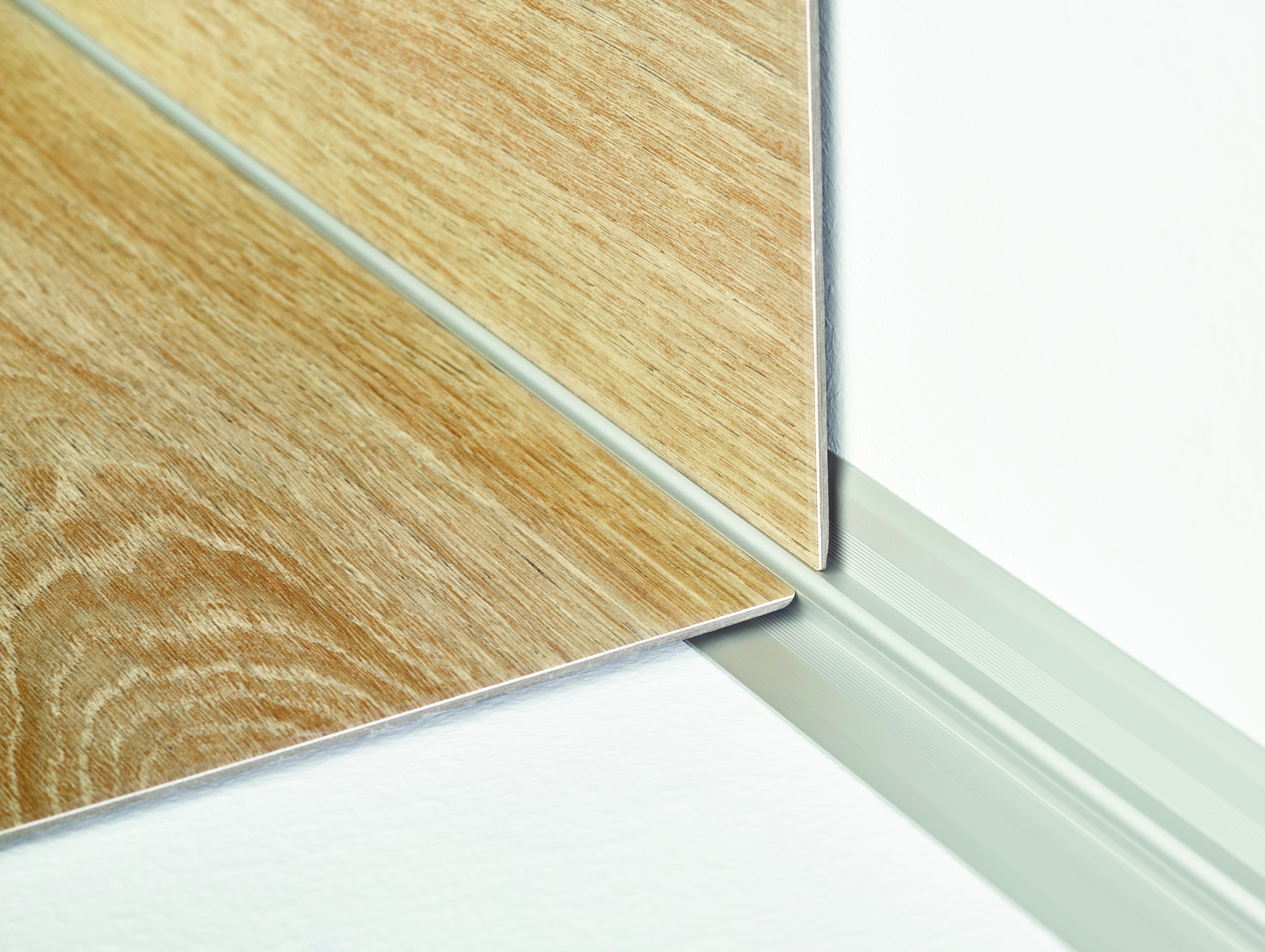 Pakāpiena iekšējais profils Moduleo click vinila grīdām