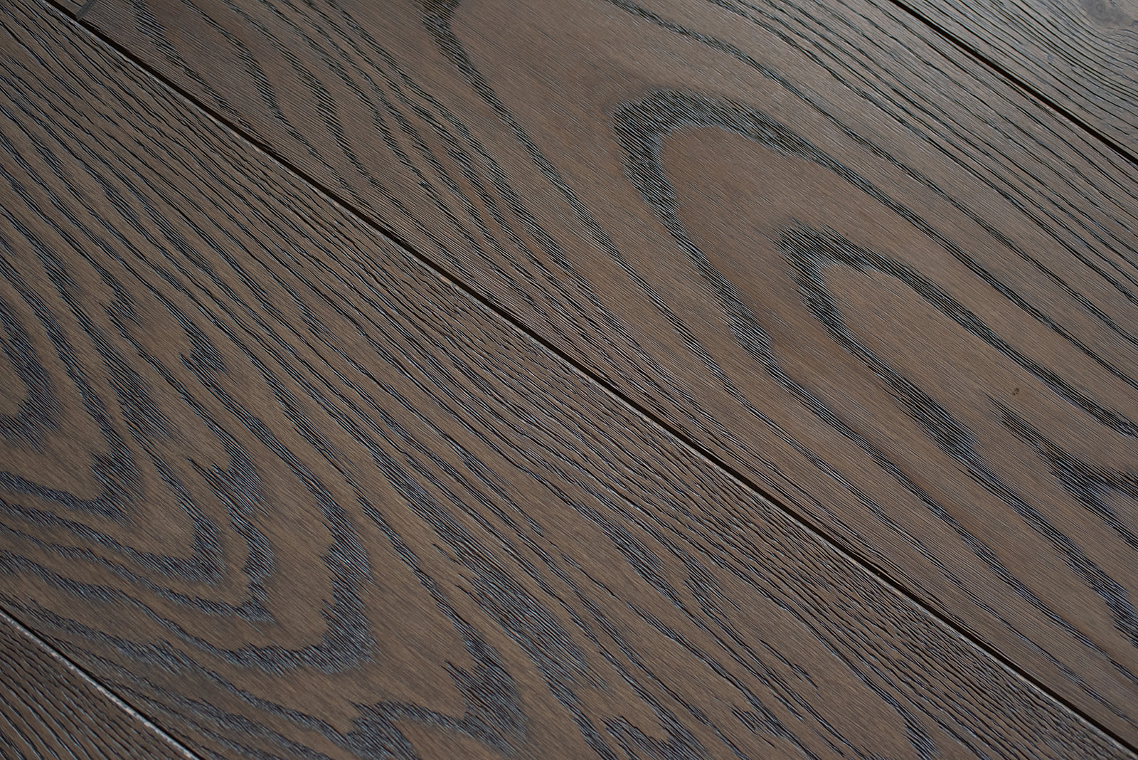 trisslanu-parkets-ozols-brown