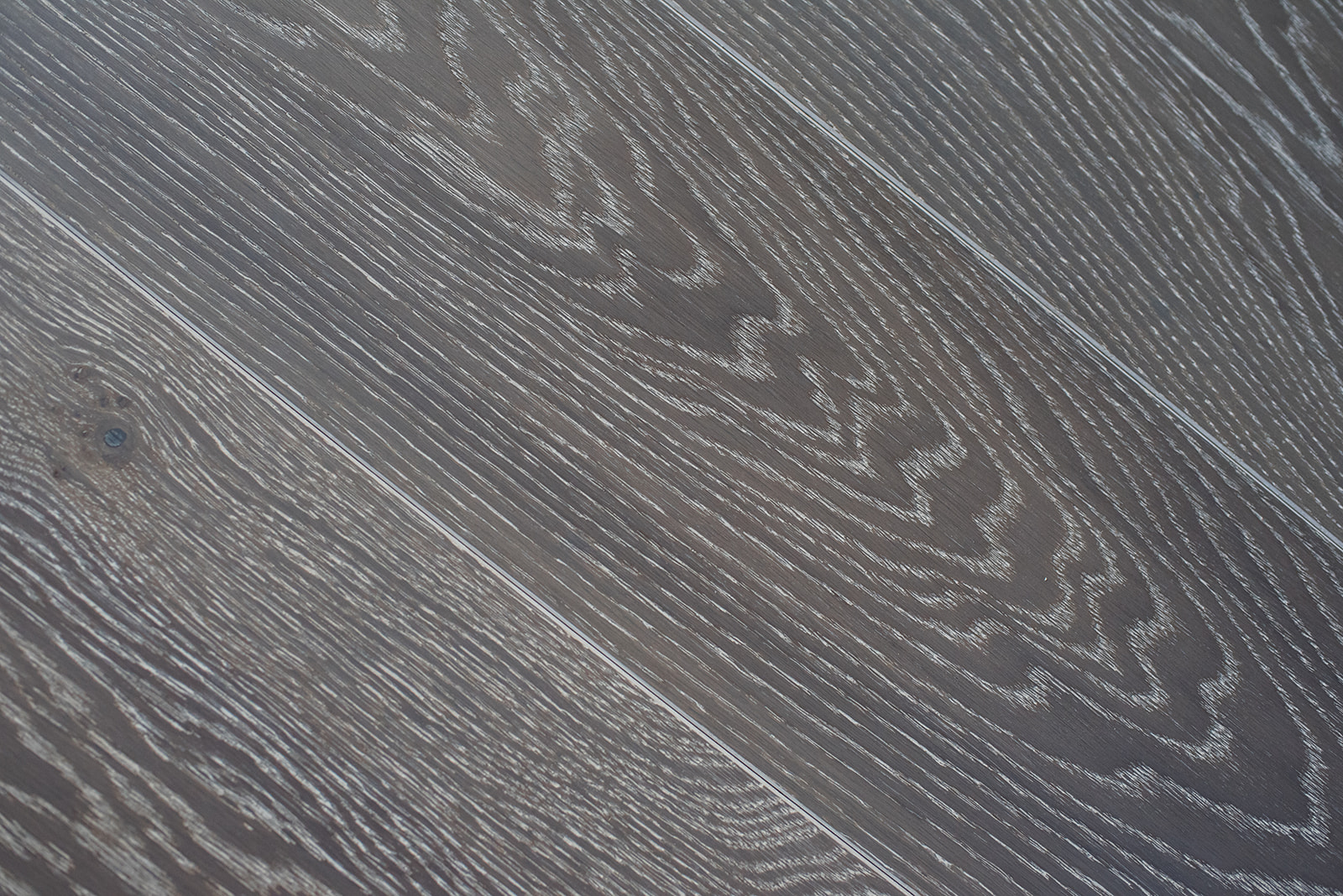 trisslanu-parkets-ozols-zircon