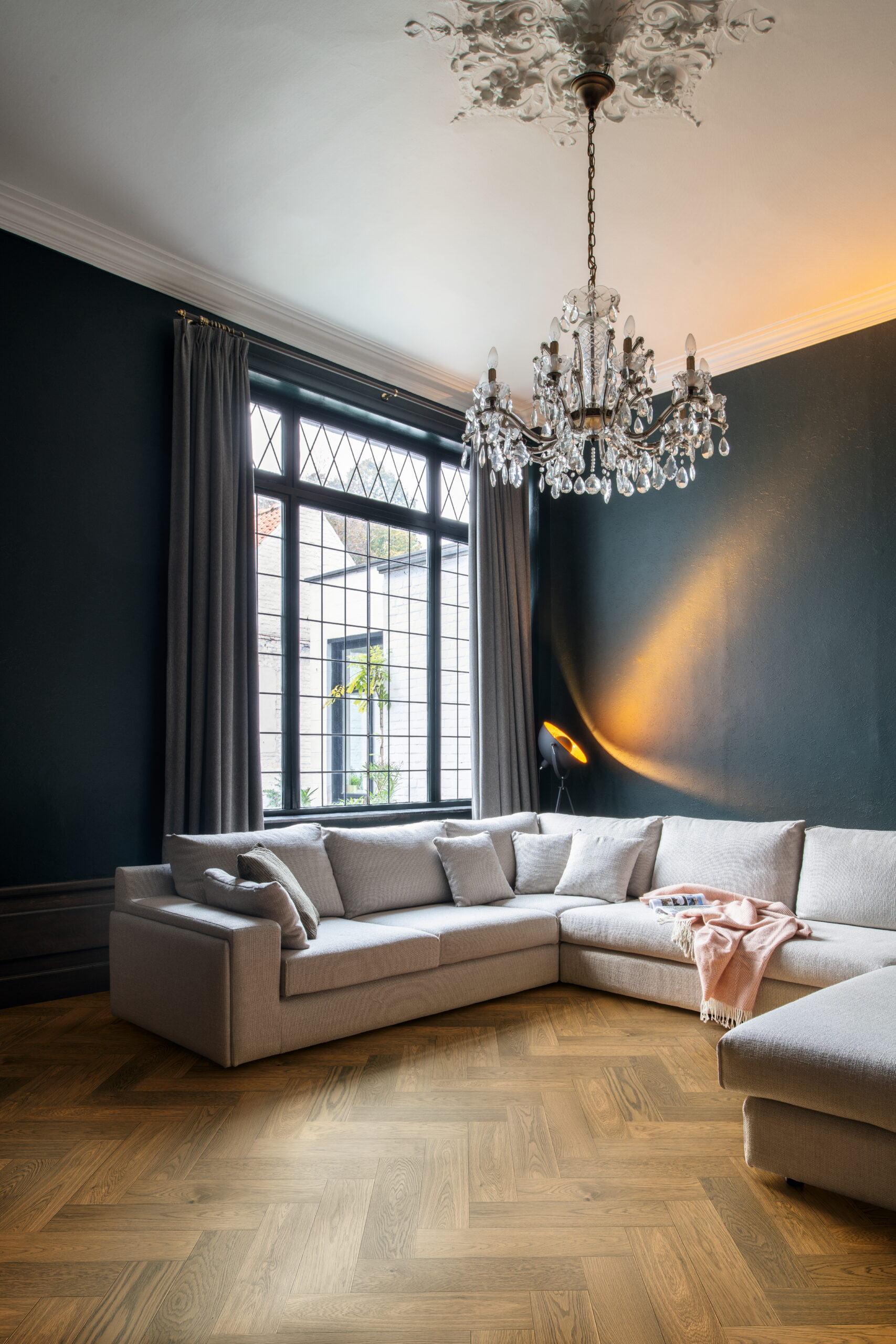 Trīsslāņu parkets Quick-Step Disegno Cinnamon raw oak extra matt DIS4979S Interior01