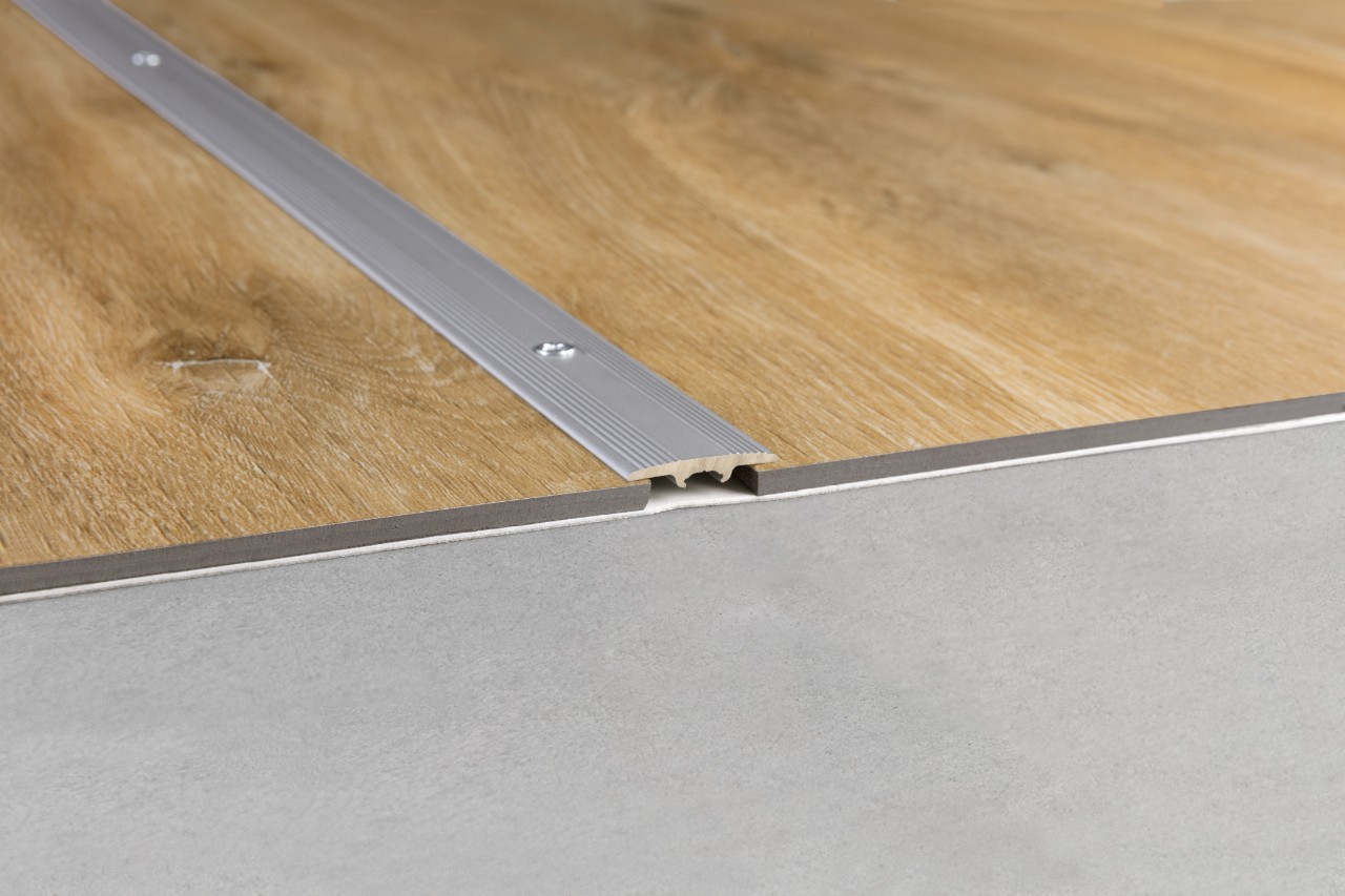 Quick-Step T-veida profils NEVREXPCOMSILV