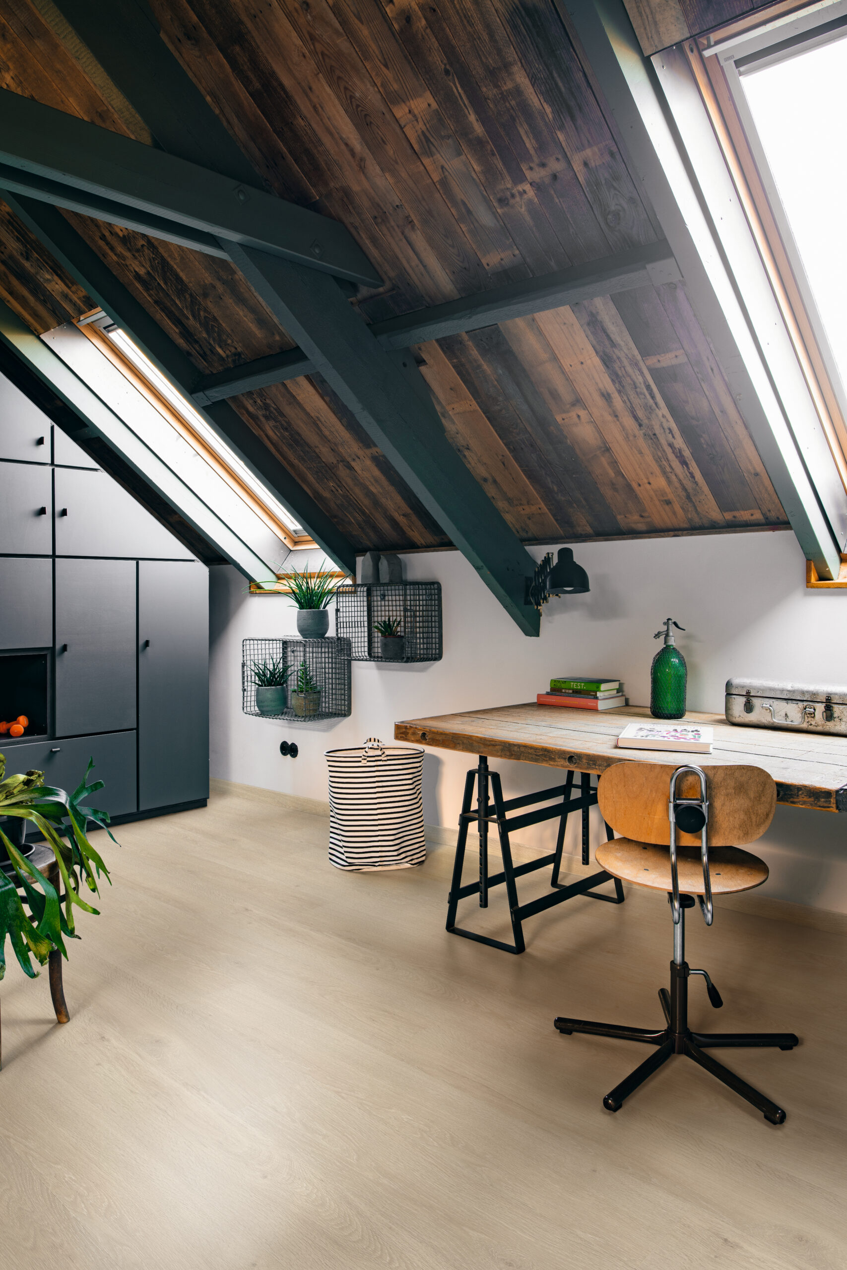 Vinyl flooring Quick-Step Alpha Medium Planks Sea breeze oak beige AVMP40080