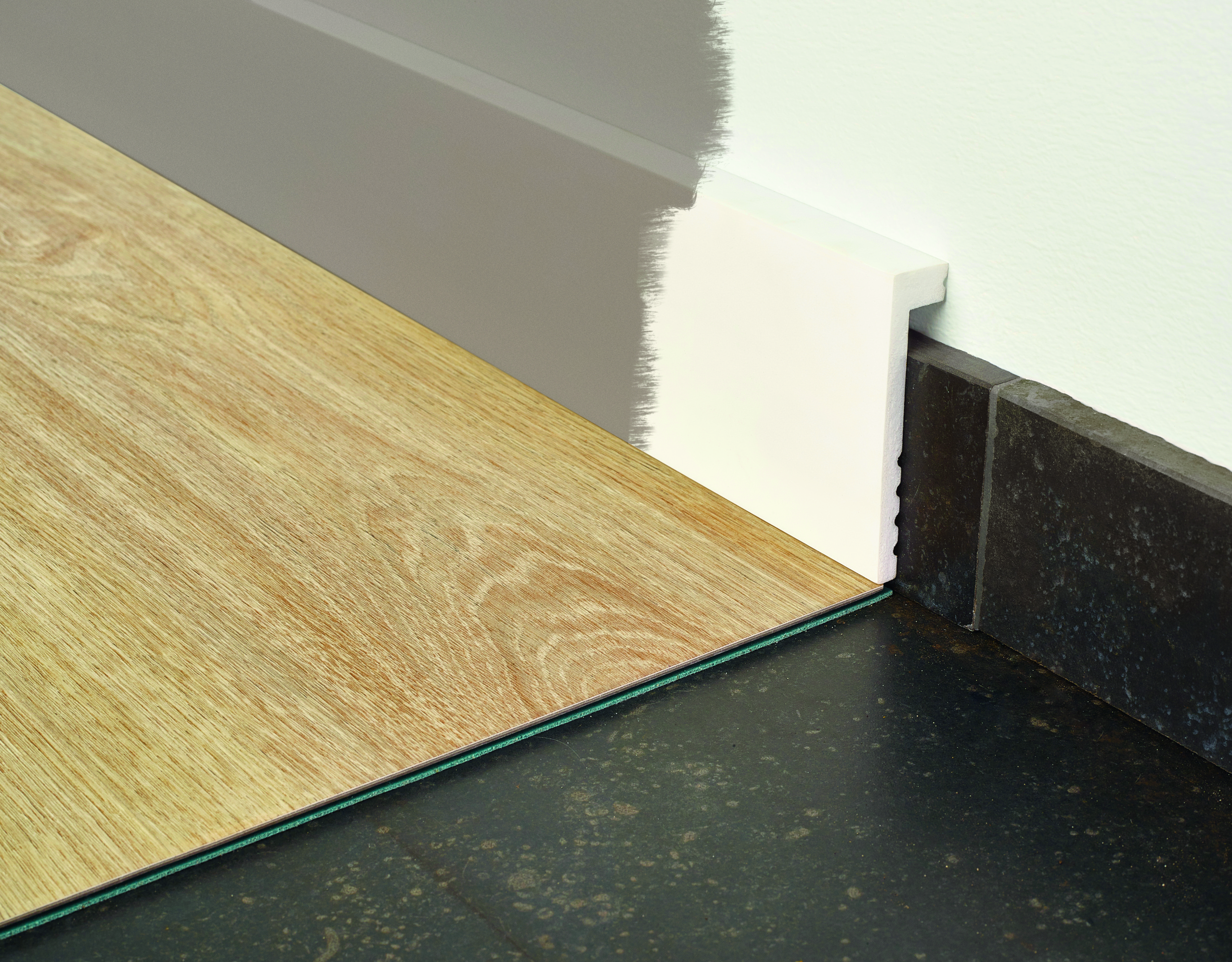 Moduleo krāsojamā grīdlīste 340238