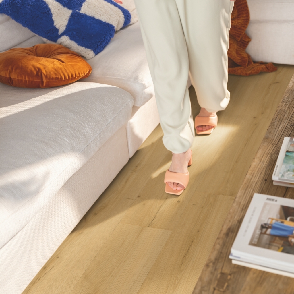 Vinila grīda Quick-Step Bloom Brushed Oak Honey AVMPU40318