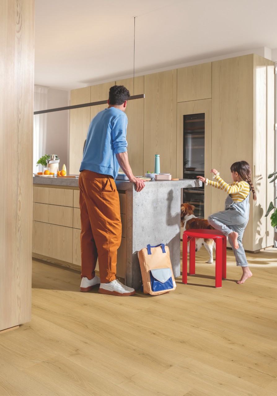 Vinila grīda Quick-Step Bloom Brushed Oak Honey AVMPU40318