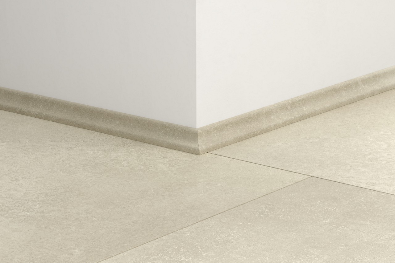 Ламинированный плинтус Quick-Step для винила 17*17*2400 мм