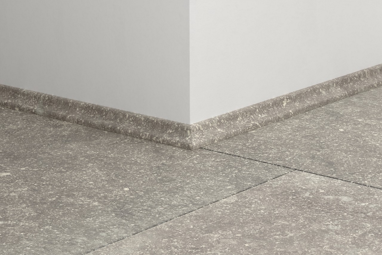 Laminēta grīdlīste Quick-Step 17*17*2400mm QSSCOT05485