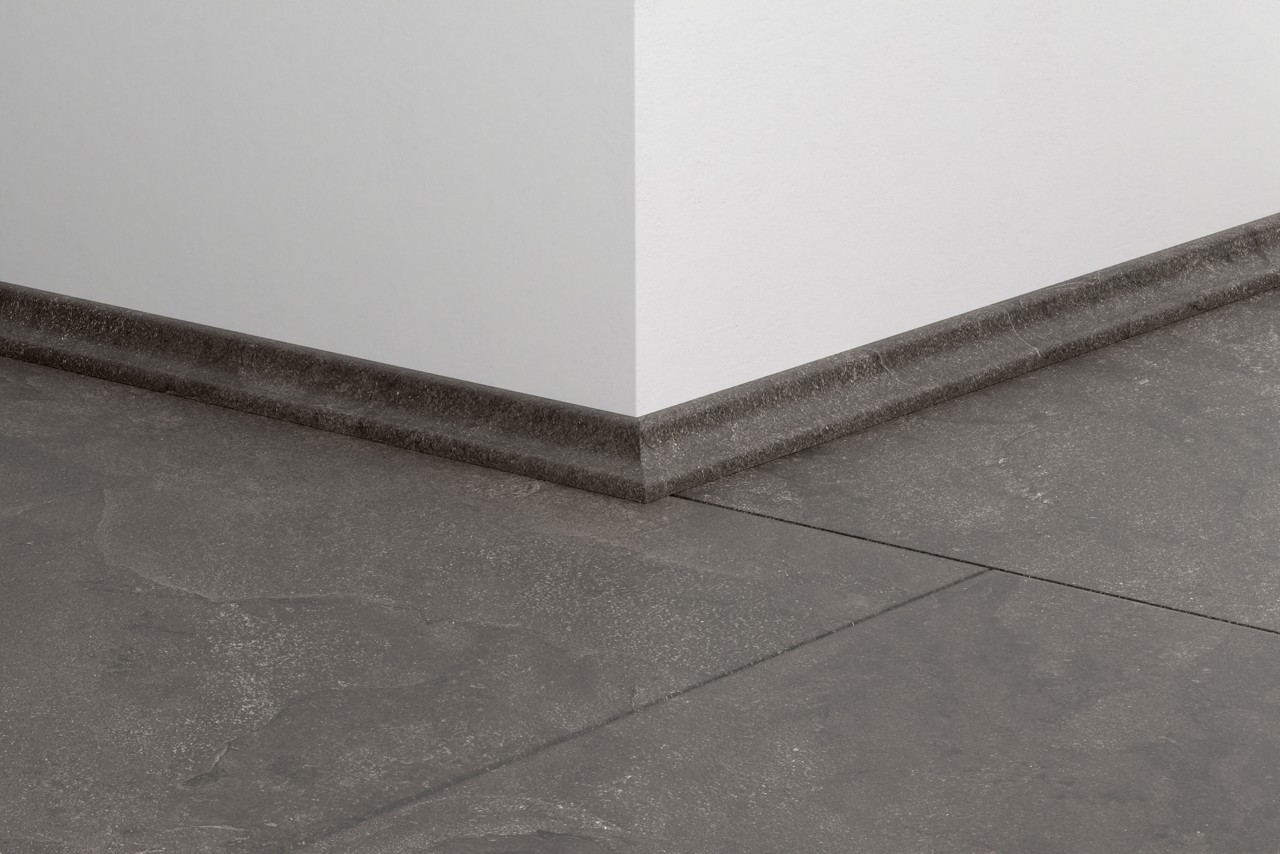 Laminēta grīdlīste Quick-Step 17*17*2400mm QSSCOT05493